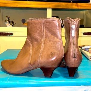Frye boots Brand New 7 1/2